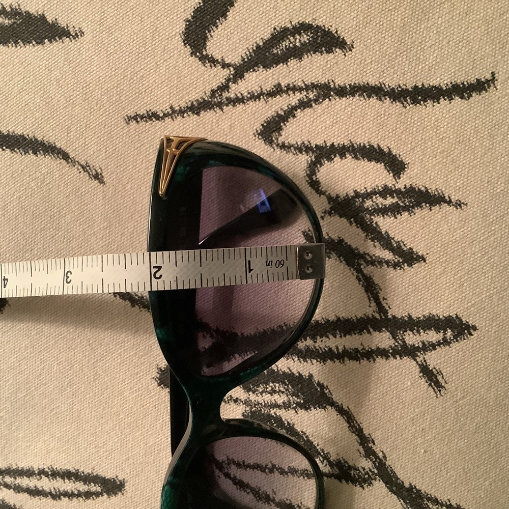 Georgio Vincente  sunglasses Ex. Condition - Picture 3 of 7